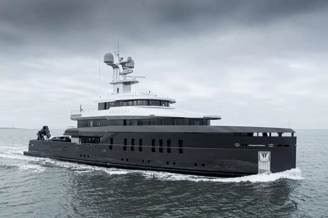 This is a photography of exlporer Feadship Shinkai