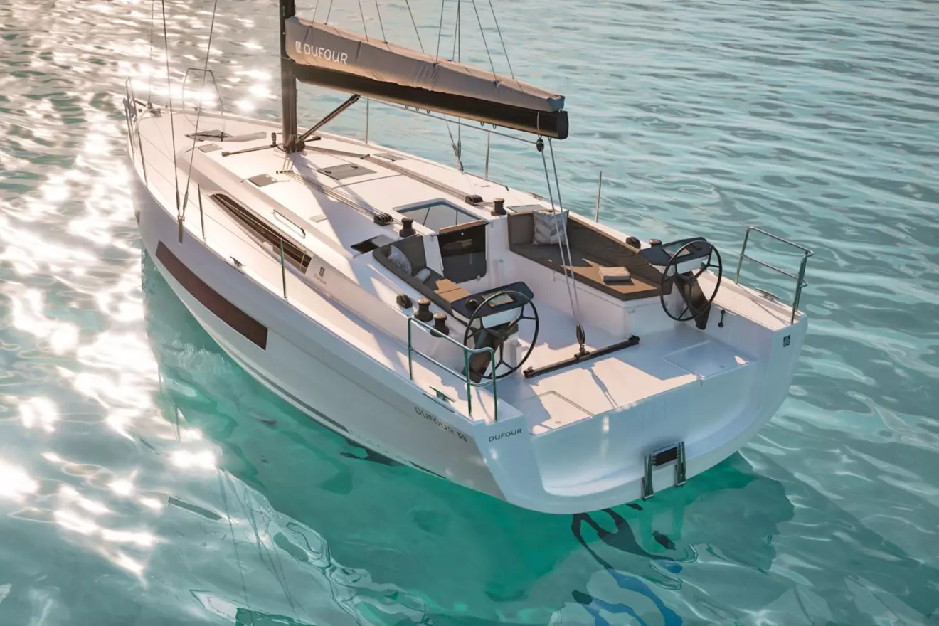 Dufour 39 - aerial stern view.jpg