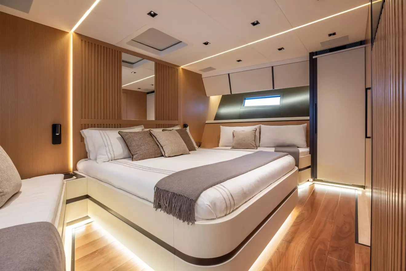 OTAM-90-GTS-owner-cabin.jpg