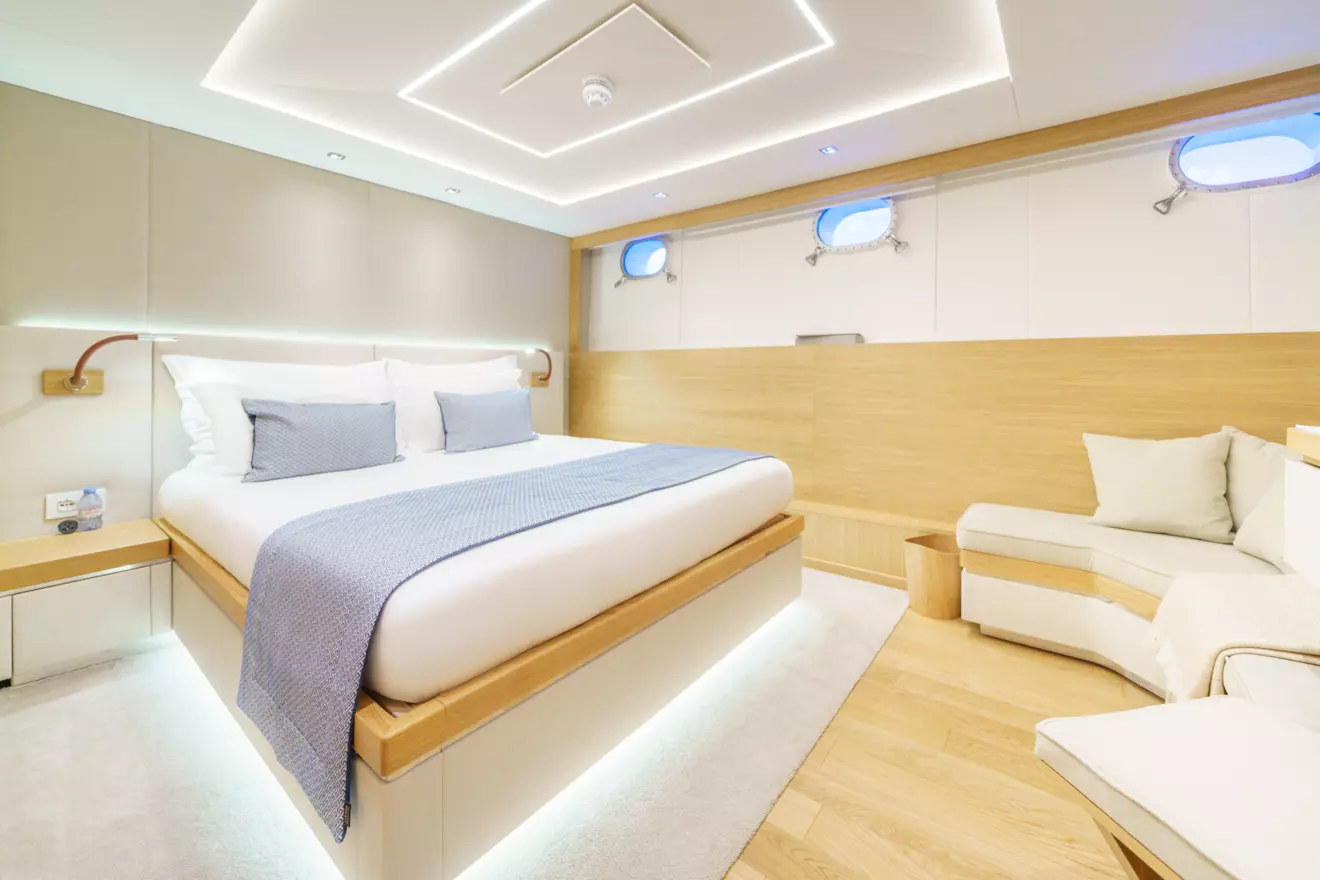 luxury cruiser argo with 13-cabins