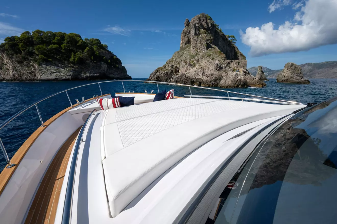Apreamare Gozzo 48 Cabin bow sunpad