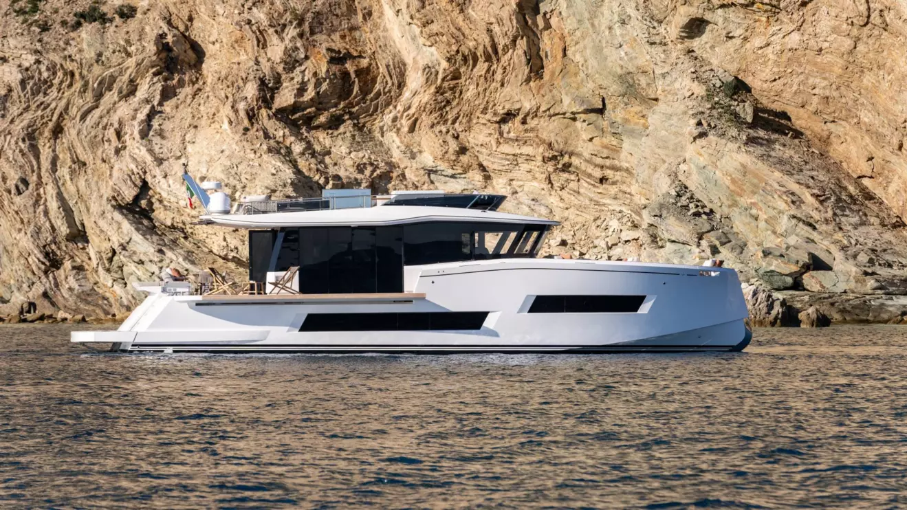 Pardo Endurance 72-side view.jpg
