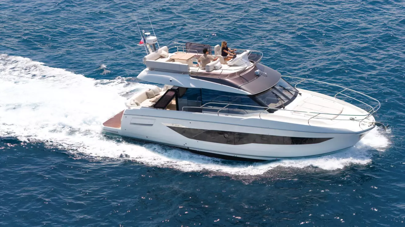 Prestige F 4.3-side view.jpg