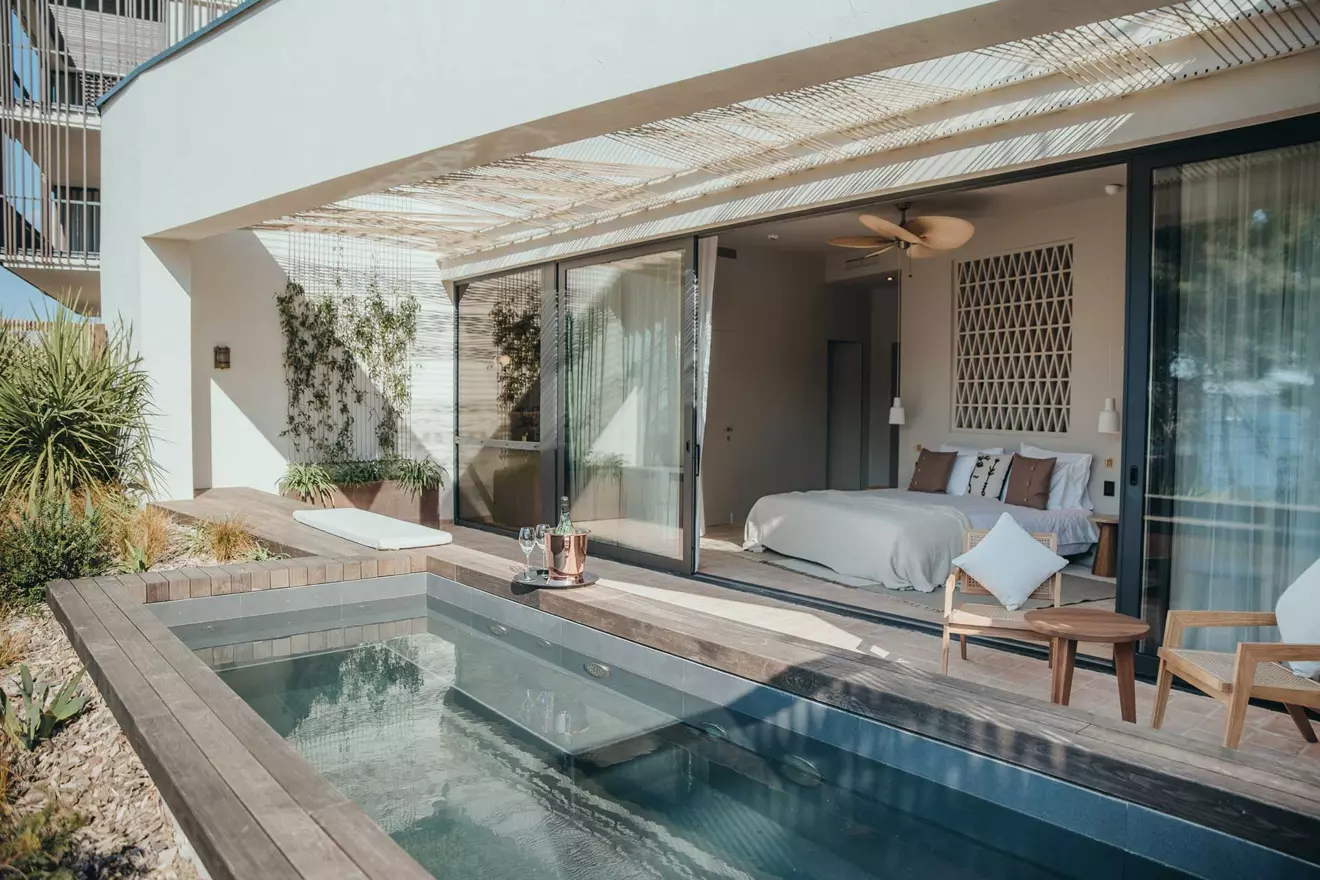 Maslina-Resort-Pool-Suite-00.jpg