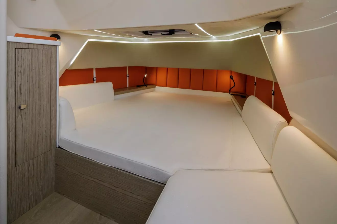 Technohull-Alpha-50-interior.jpg