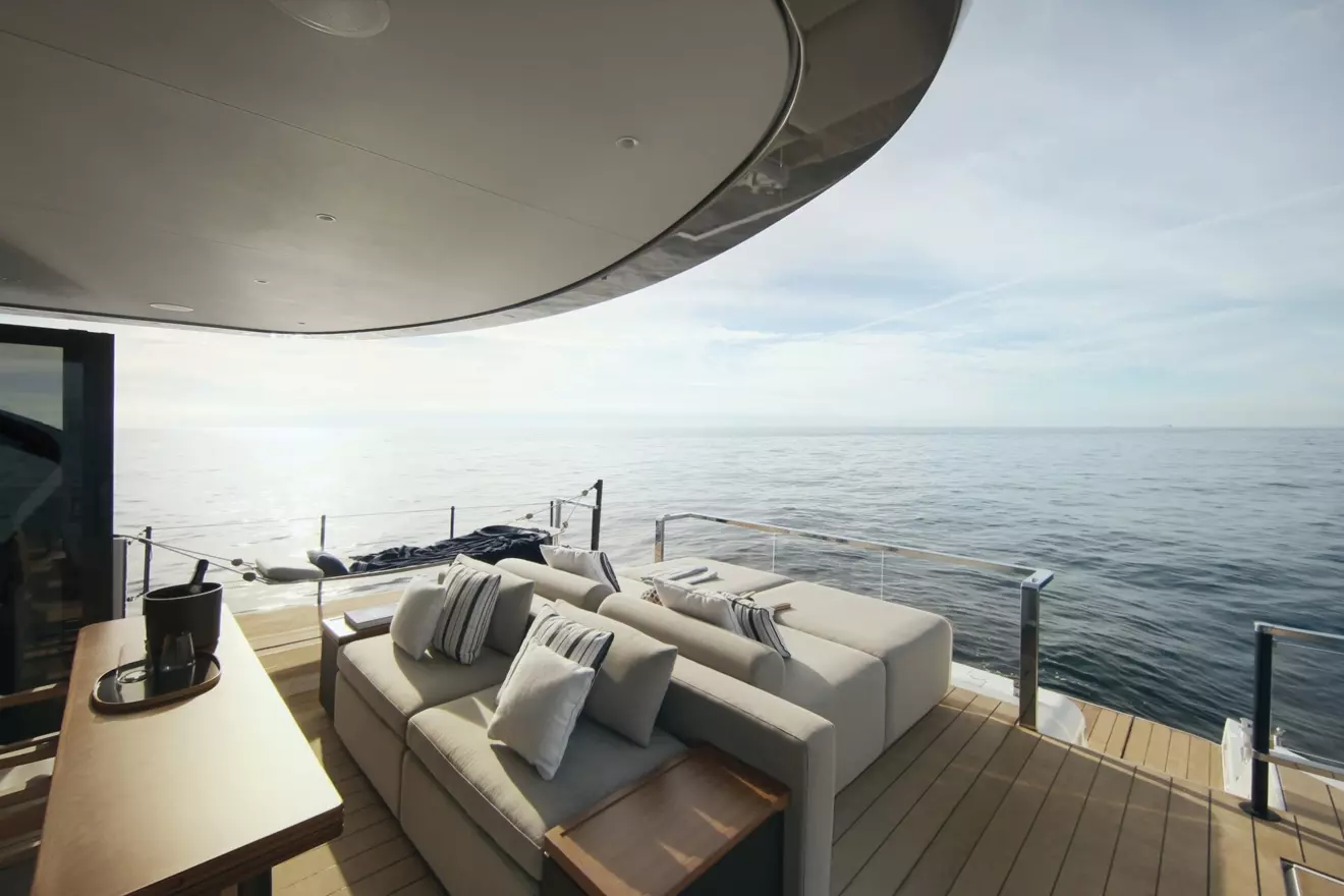 Azimut Seadeck 7