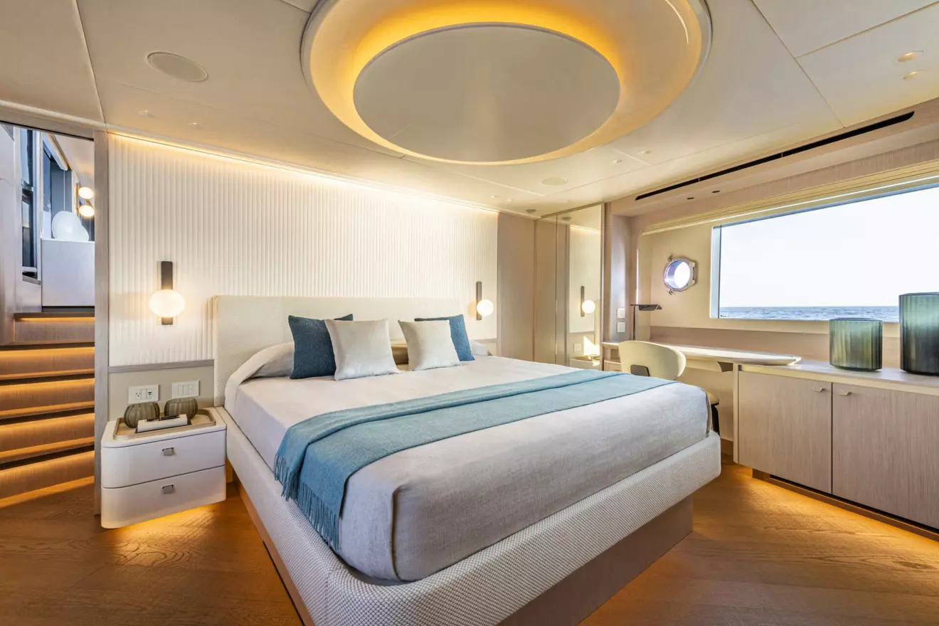 Absolute Navetta 70 master cabin