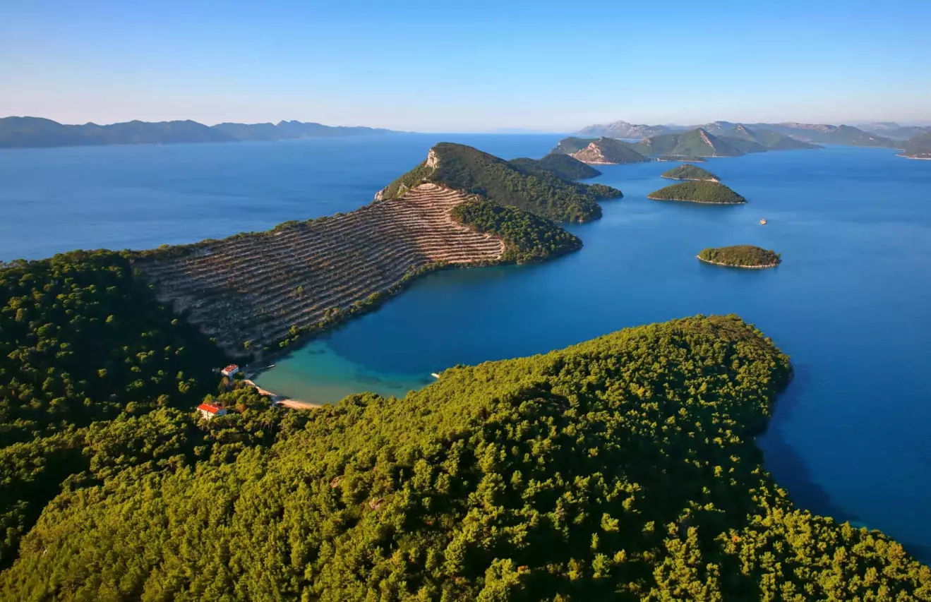 island jakljan Elaphiti Islands Luxury Yacht Charter