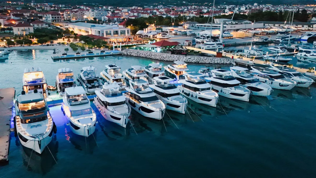 absolute yachts-marina baotic.jpg