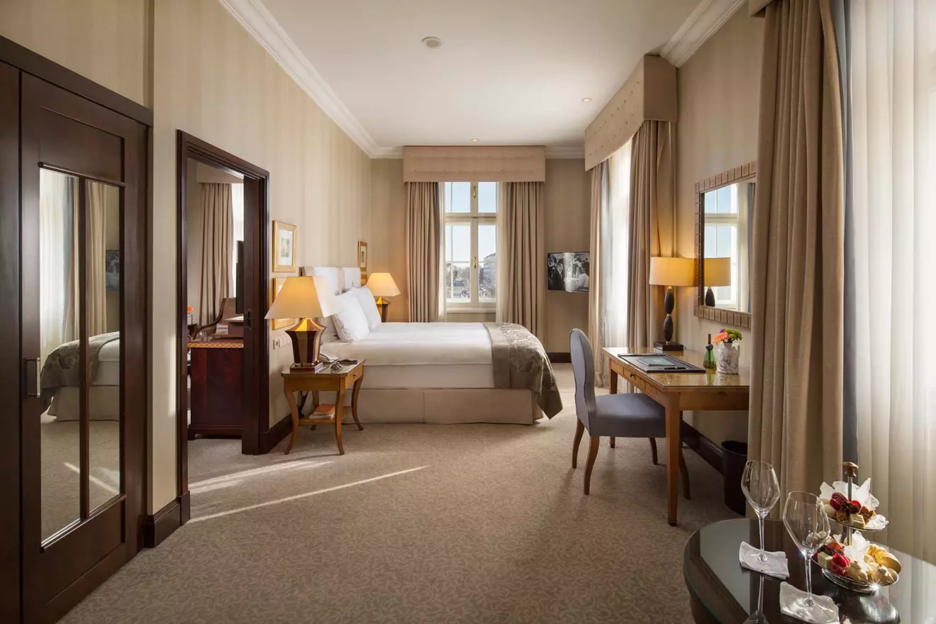 hotel esplanade room