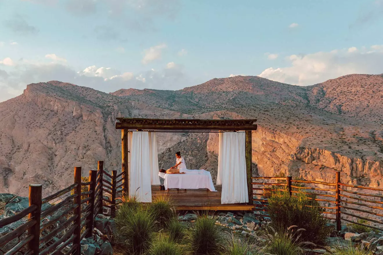 Alila-Jabal-Akhdar-resort-oman-01.jpg