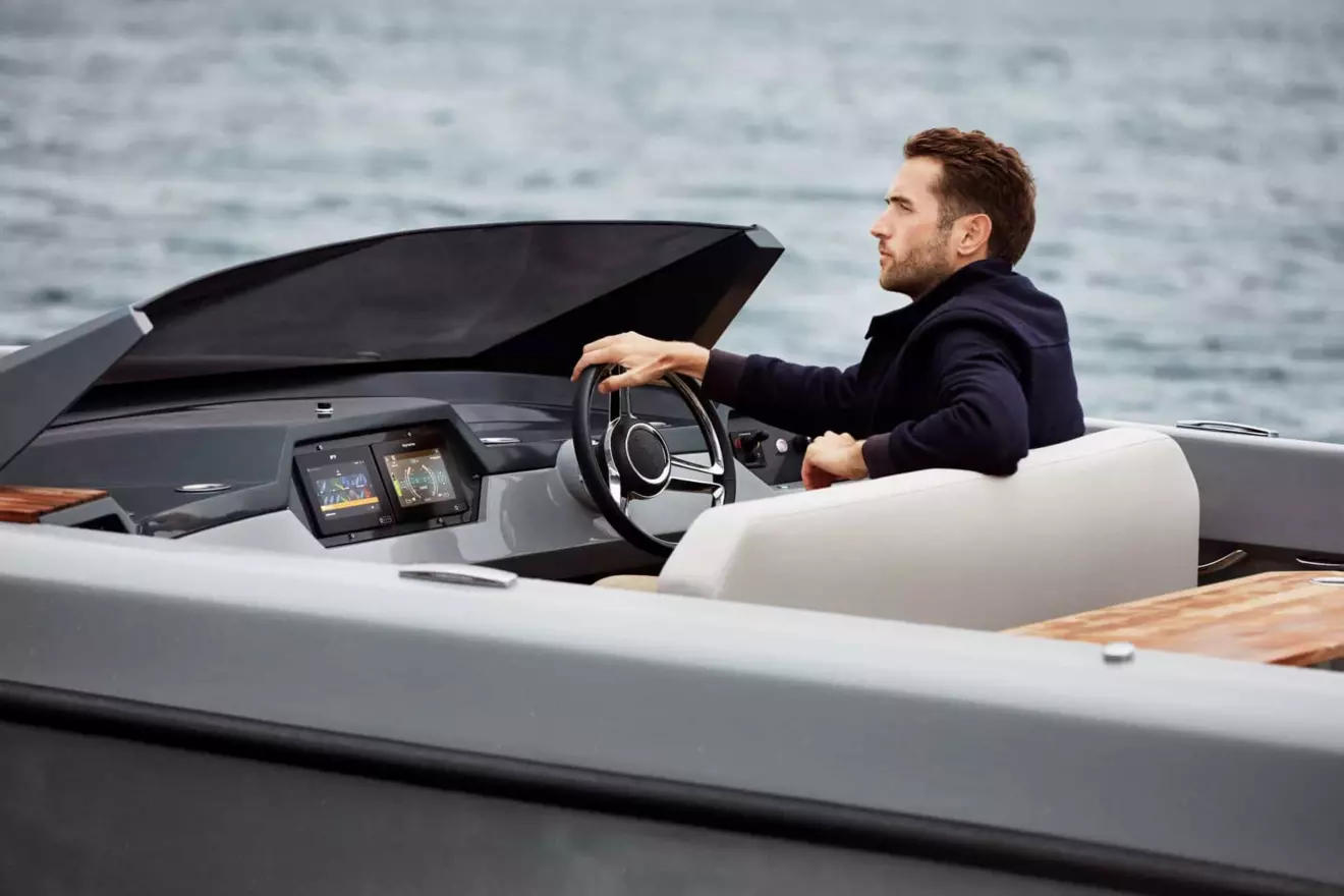Rand Spirit 25 interior