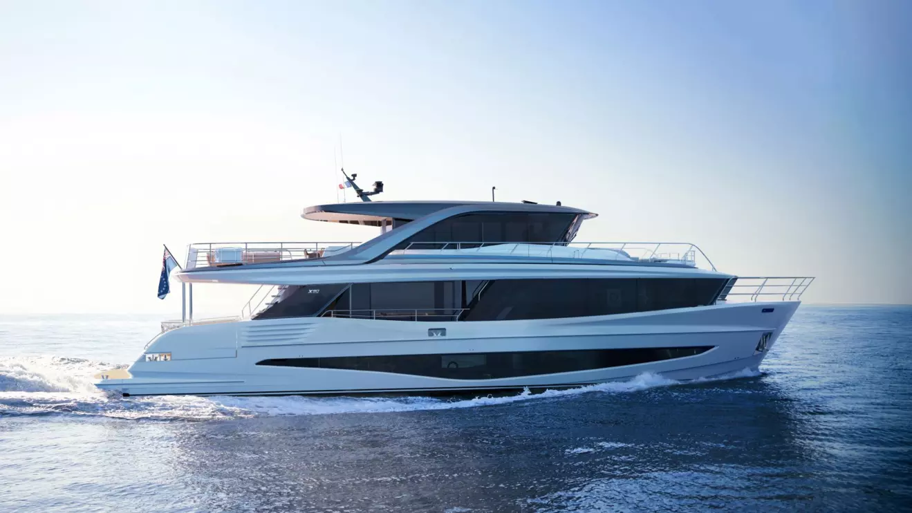 Princess X90 side view cruising