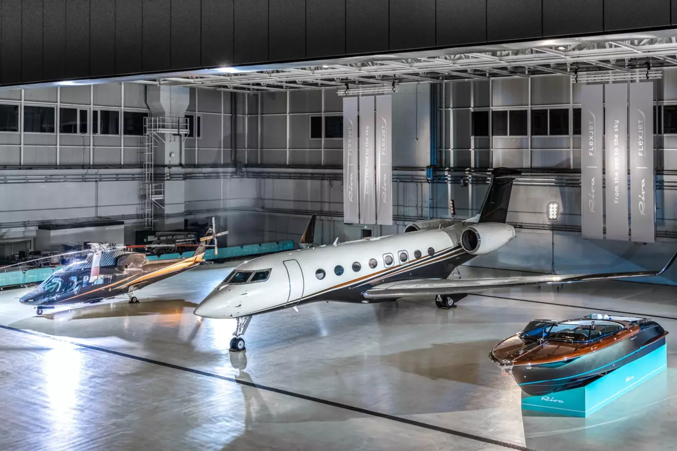 Flexjet Riva hangar display 2.jpg