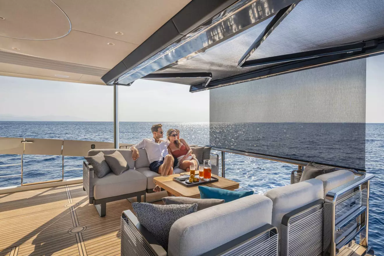 Absolute Navetta 70 aft lounge
