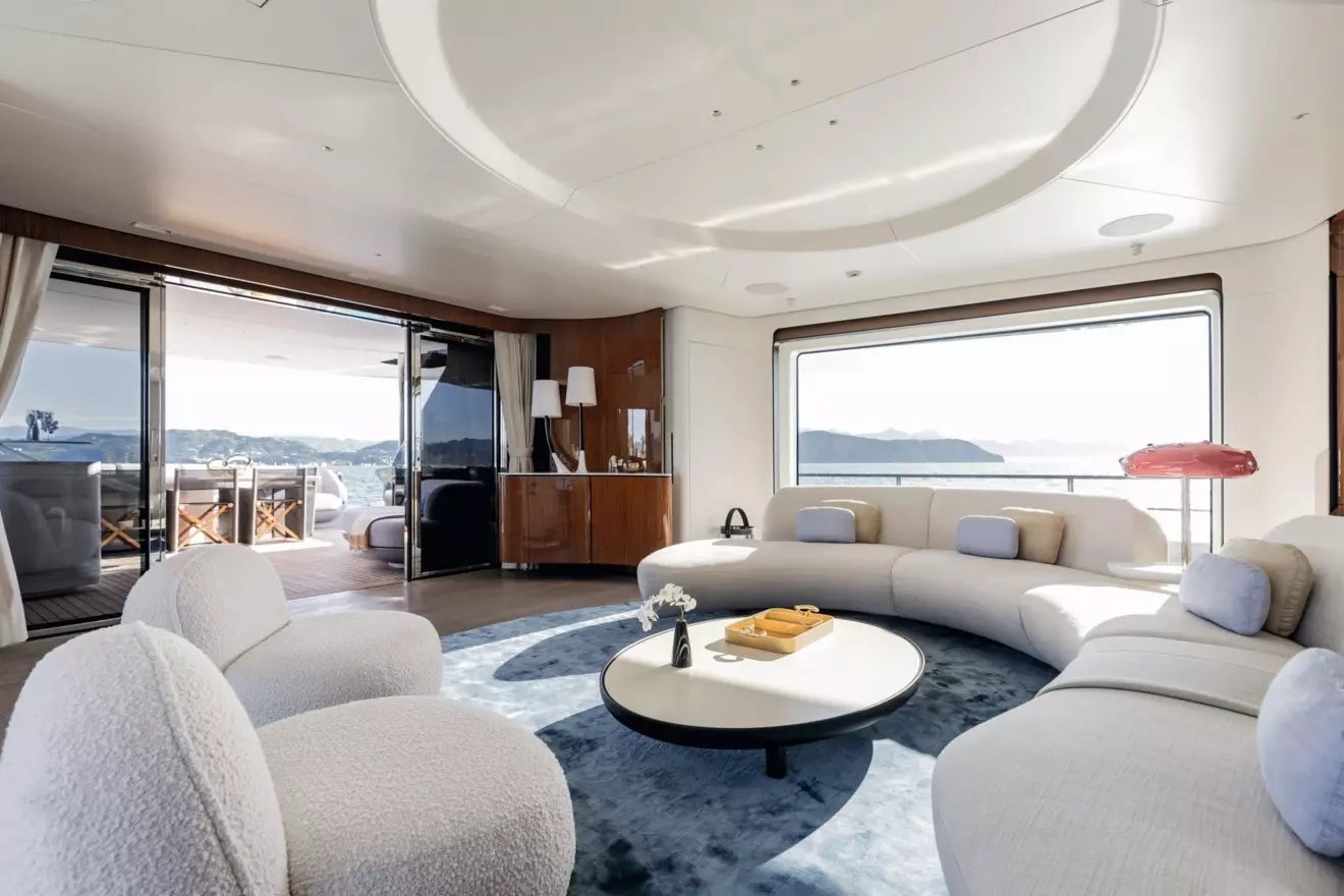 Azimut Grande 36M interior salon 