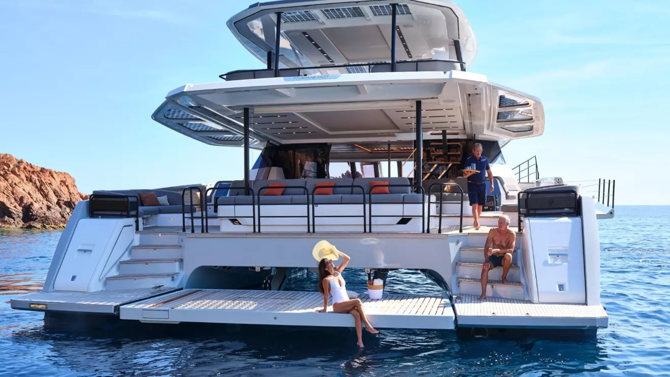 Fountaine Pajot Power 80 beach club