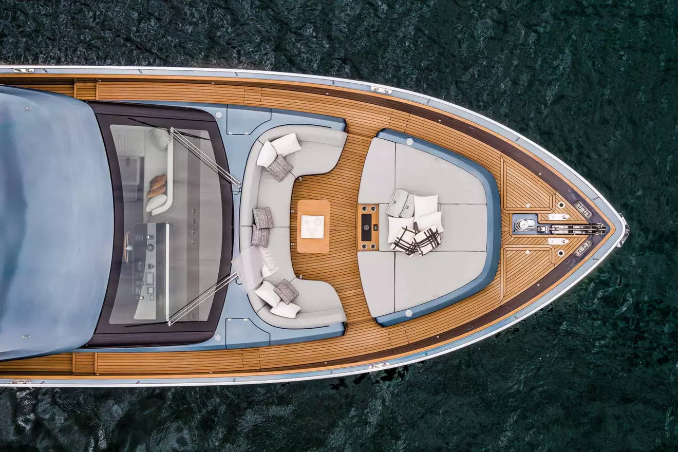 Cranchi 78 bow