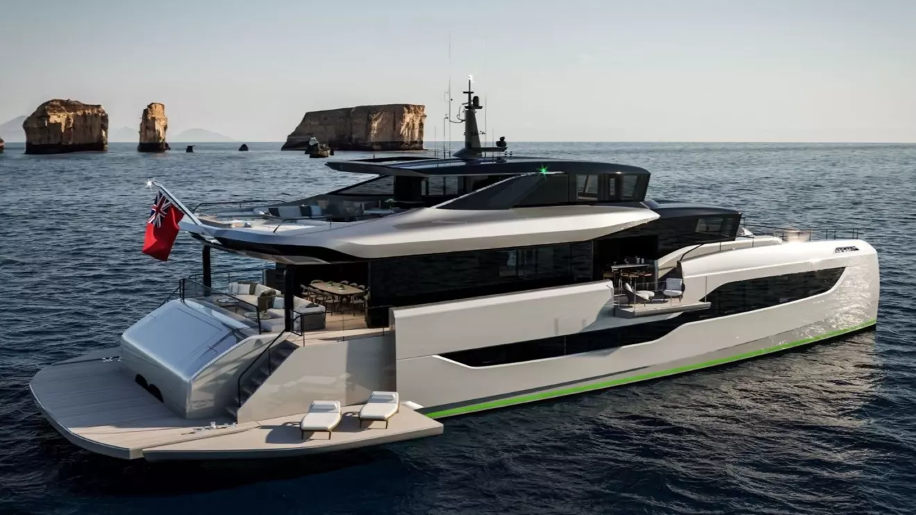 Sunreef-Ultma-111-exterior.jpg