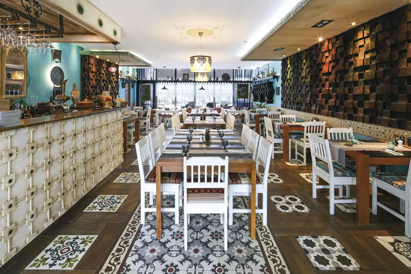 restaurant taj mahal, croatia