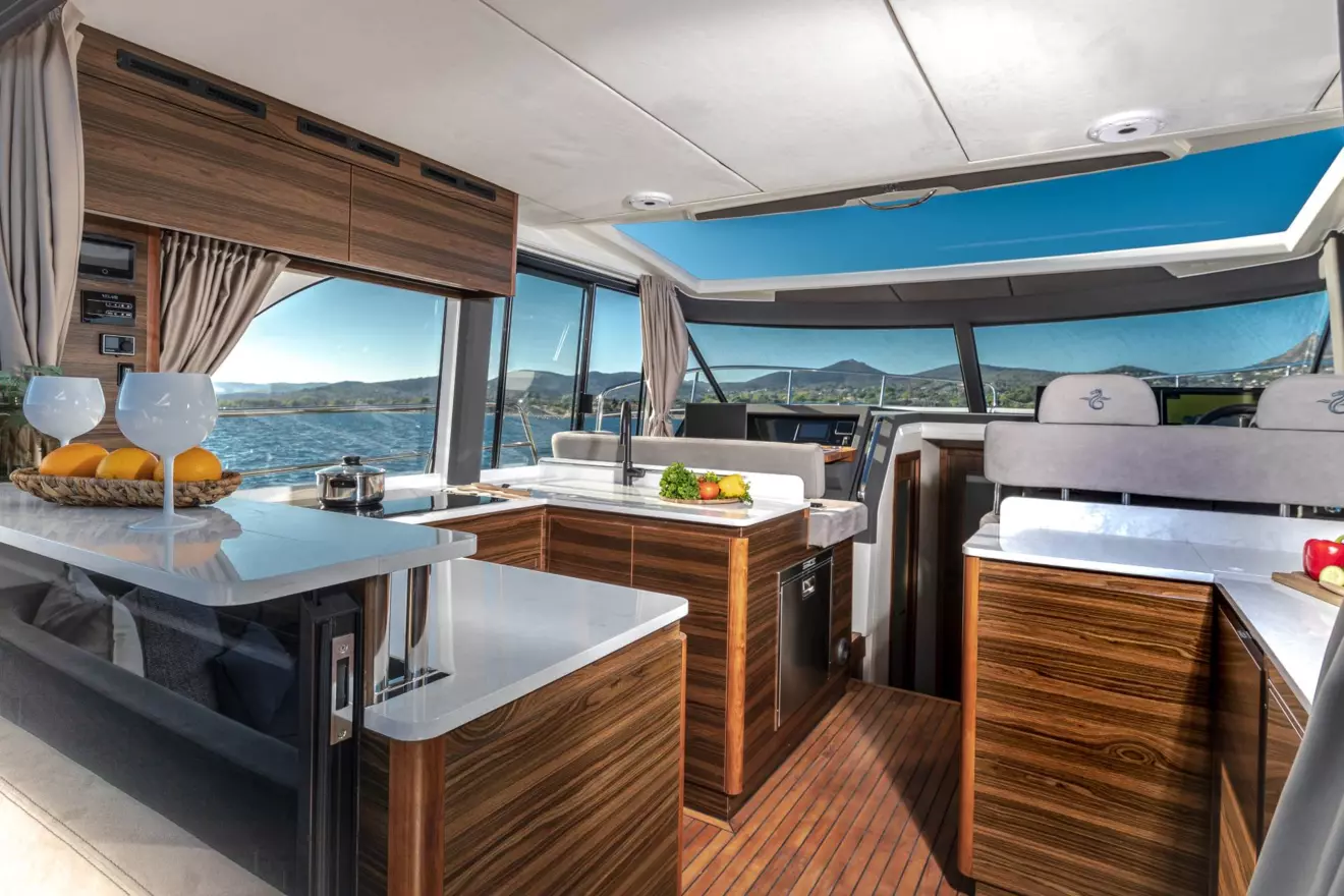 Marex 440 Gourmet Cruiser kitchen