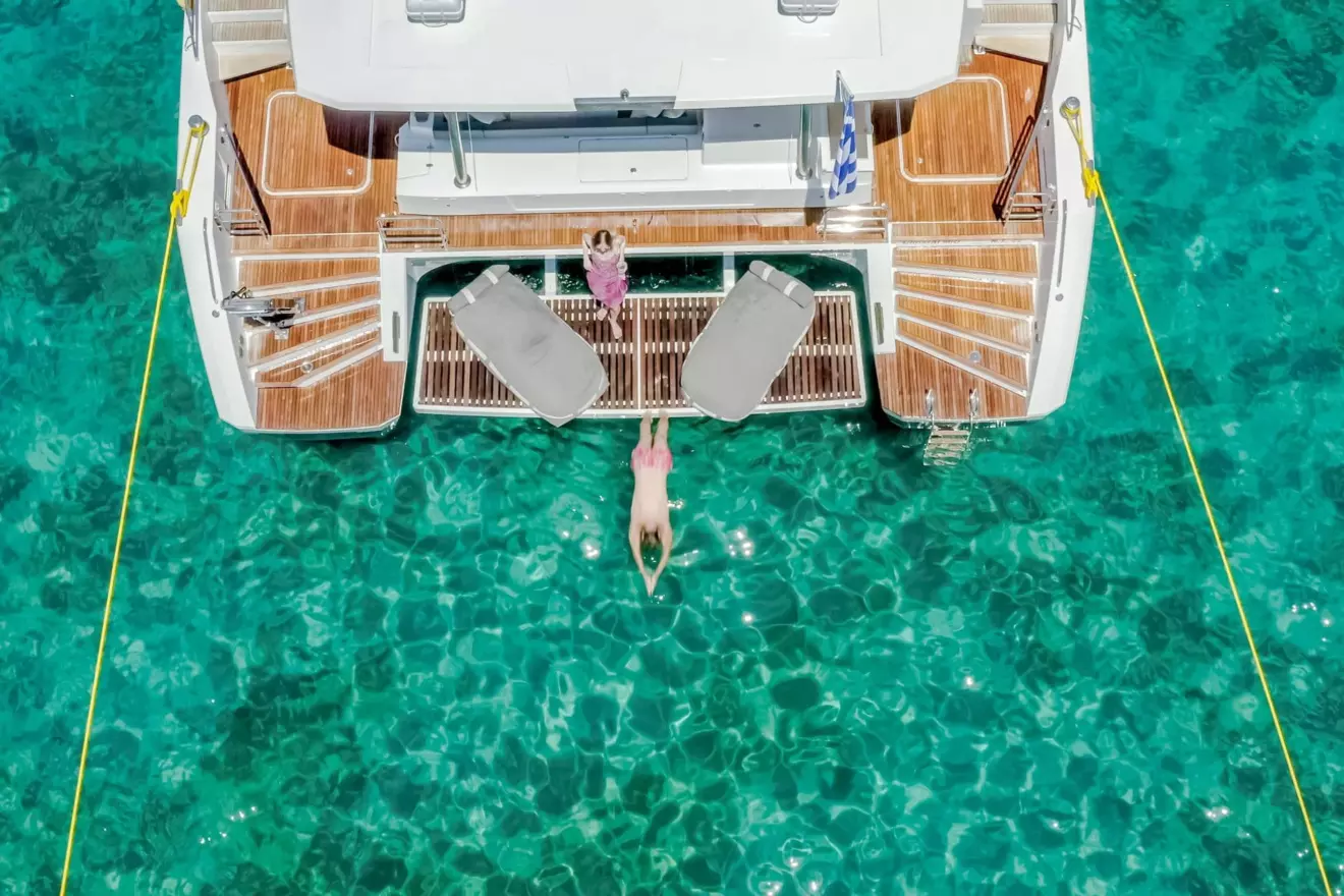 Fountaine Pajot Power 67 aft platform