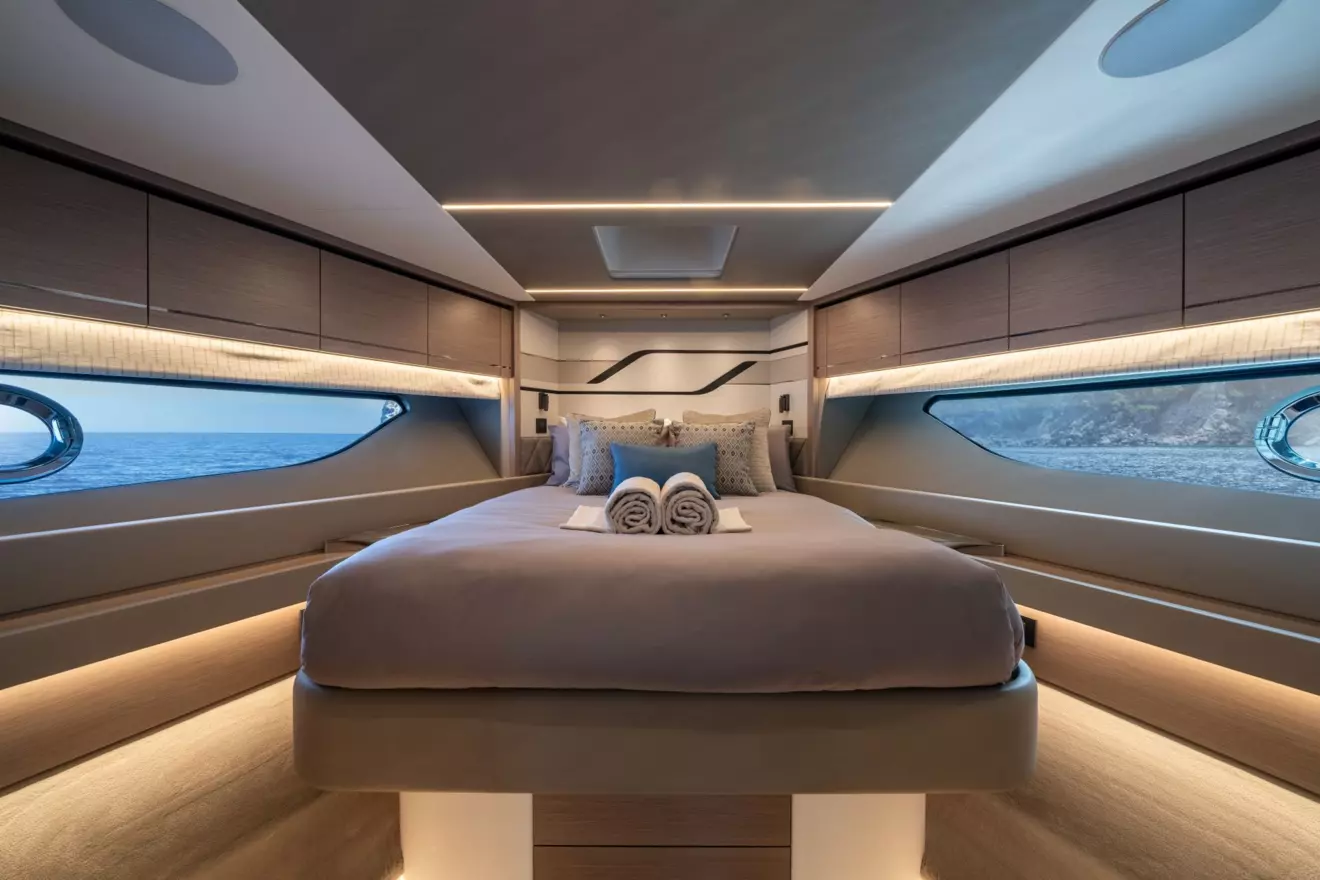 Sunseeker-75-Sport-Yacht-24.jpg