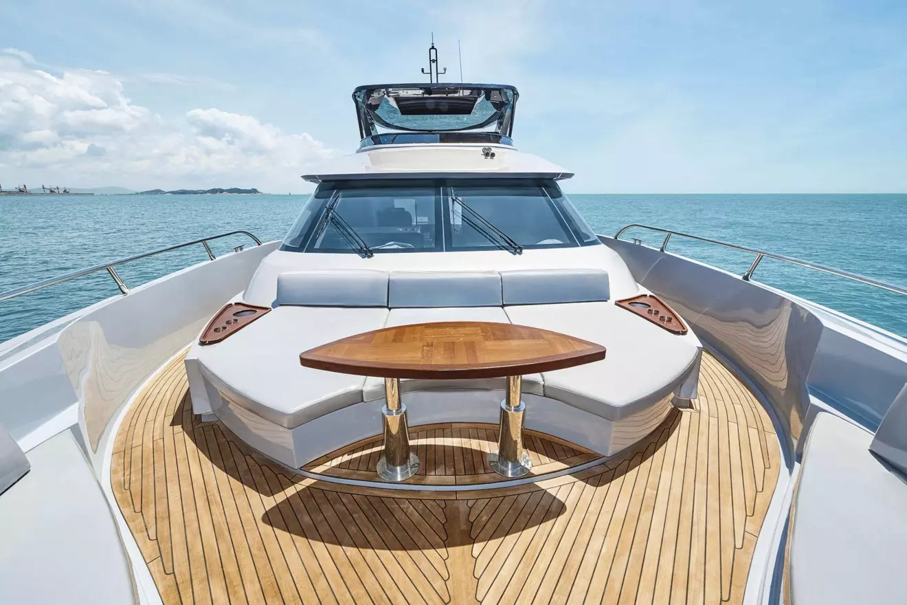 aquitalia-deck-00.jpg