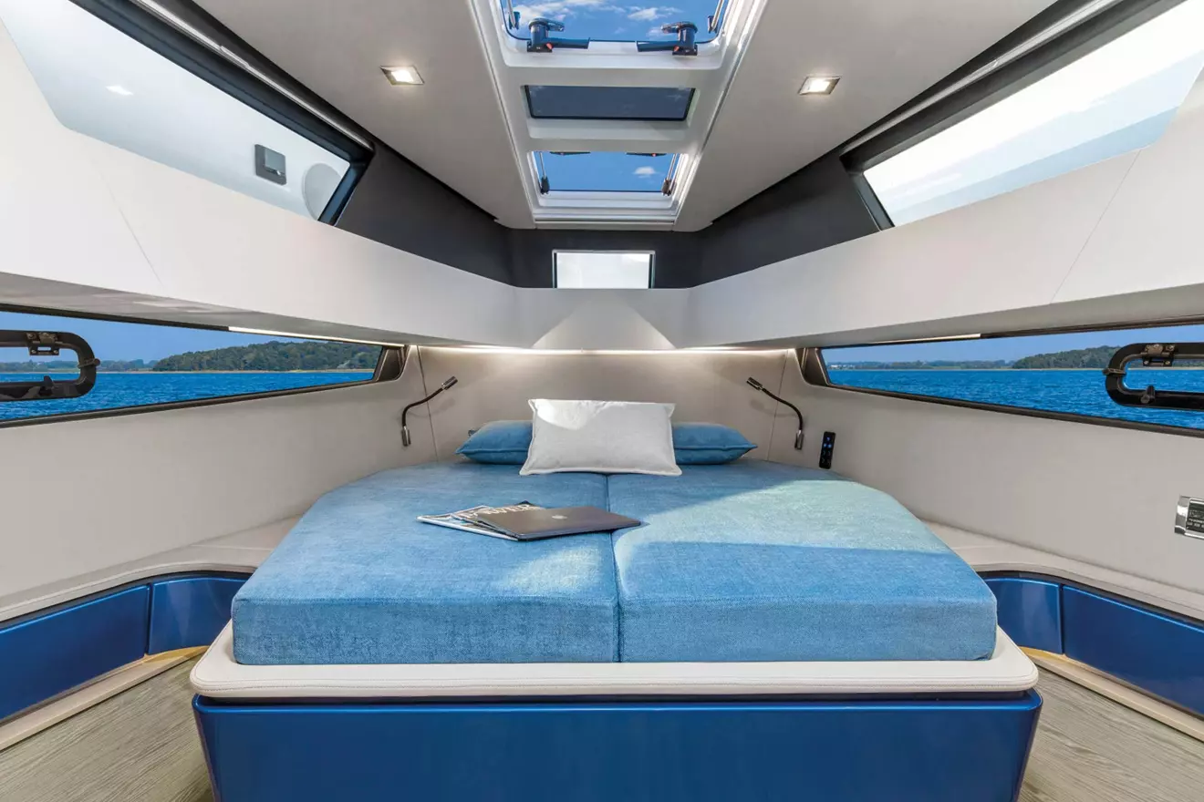 fjord-41-XL-cabin-02.jpg