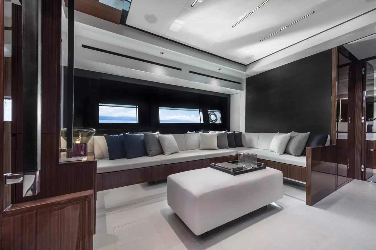 riva 76 bahamas super salon