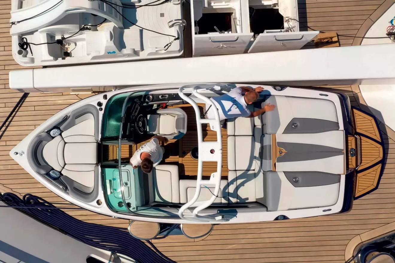 personal yacht stylist
