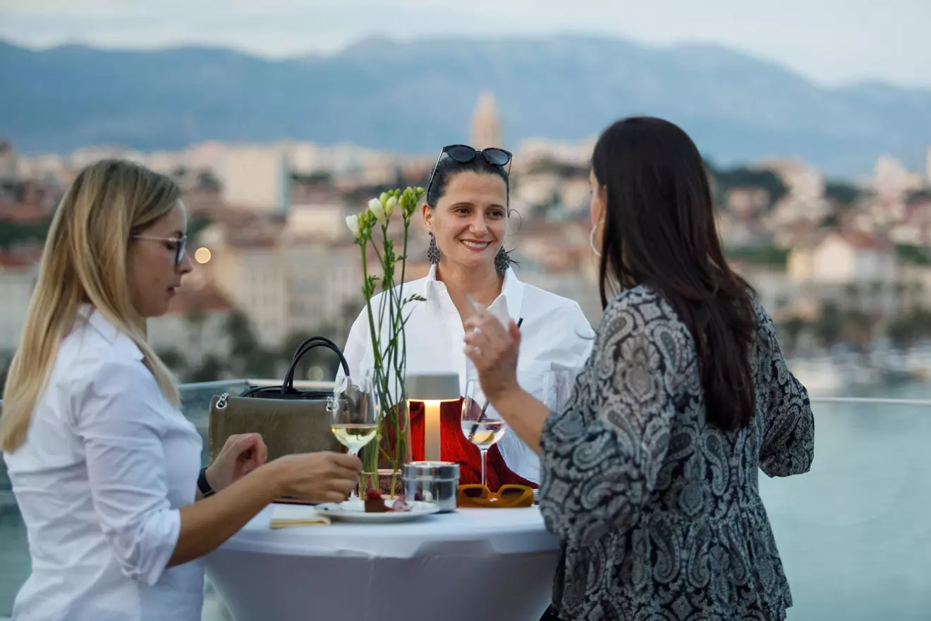 event-yachts-magazina-hotel-ambasador-22.jpg