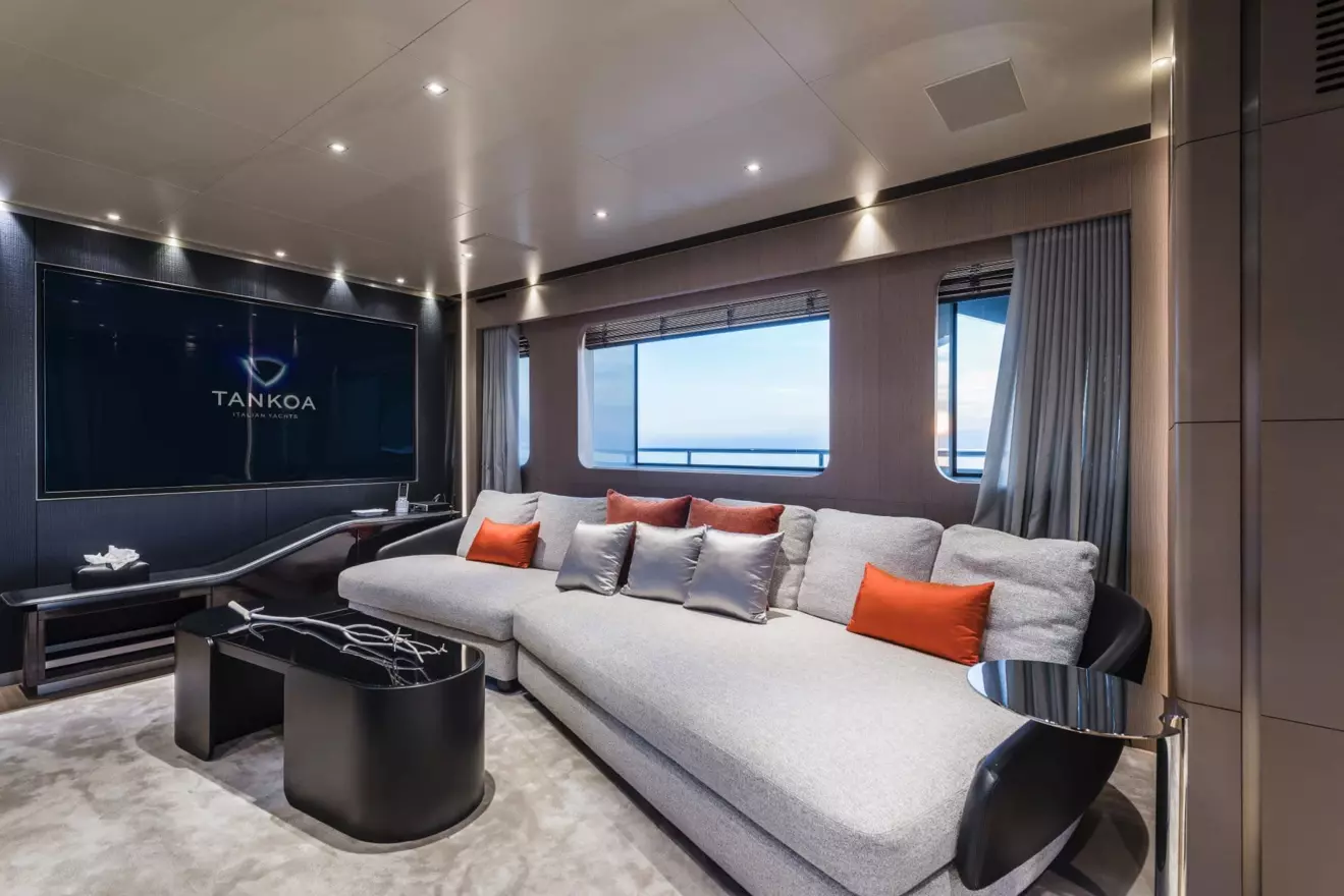 superyacht-tankoa-kinda-4.jpg