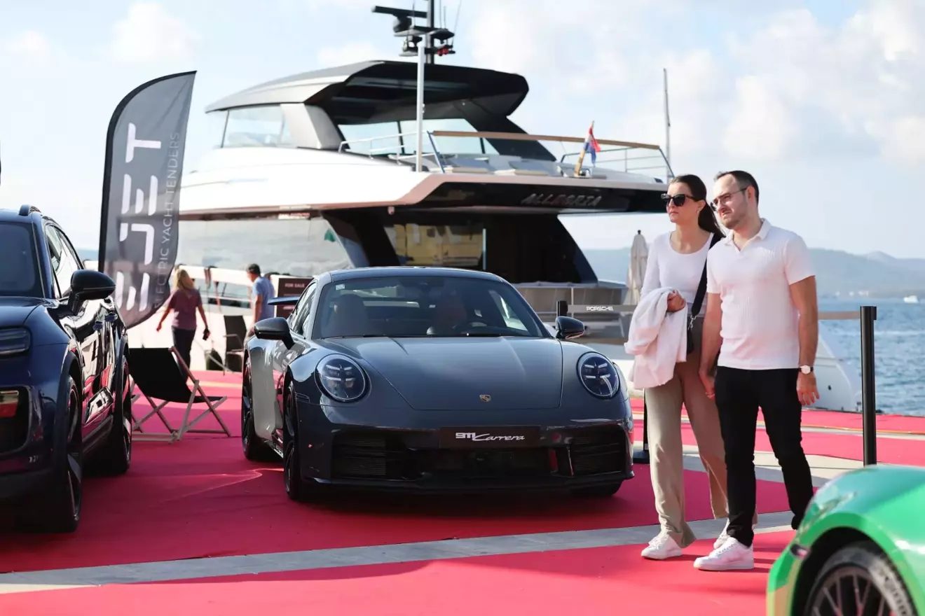 biograd-boat-show-2024-auti.jpg