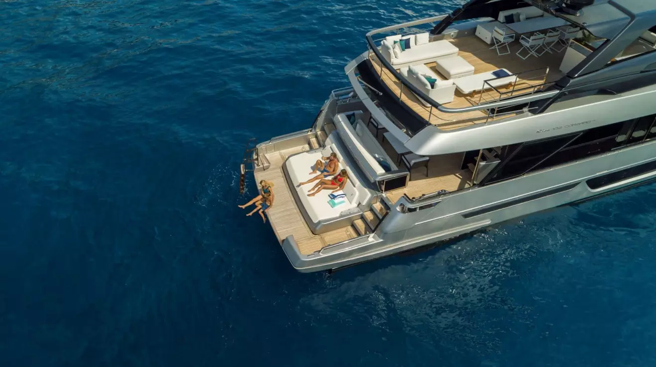 Riva 102 Corsaro Super stern
