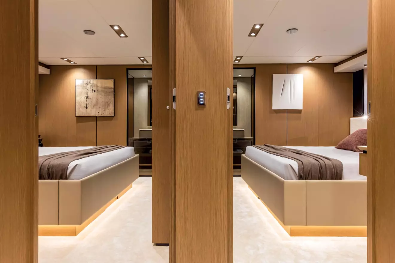Ferretti-1000-cabins-03.jpg