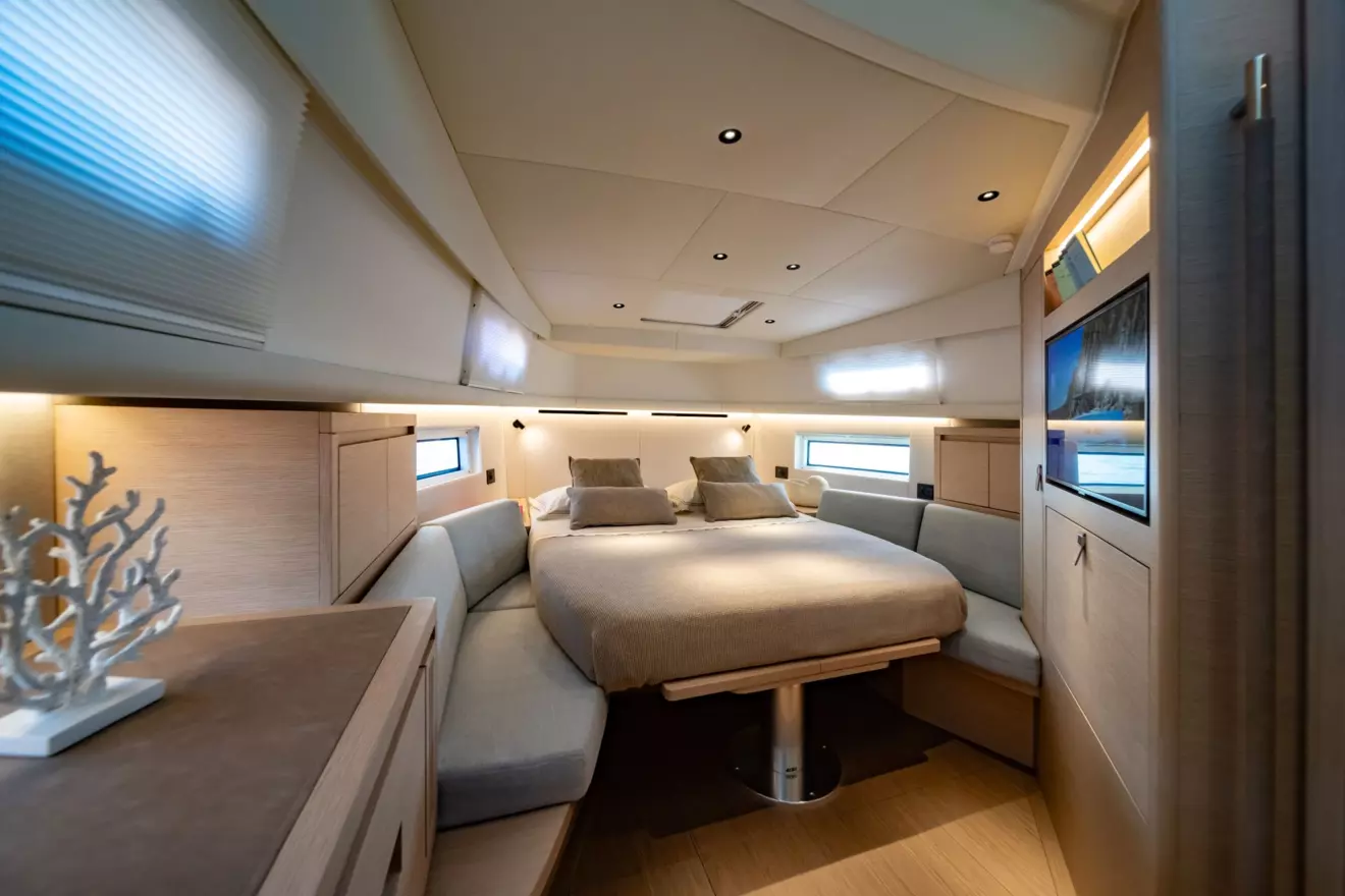 Main cabin interior with double berth on Pardo 43