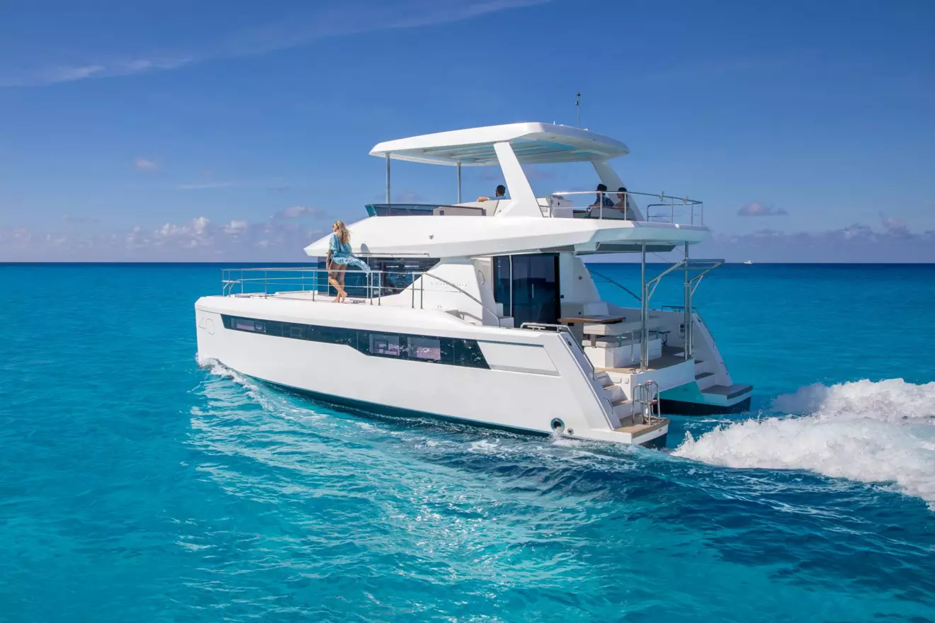 Power catamaran Leopard 40PC