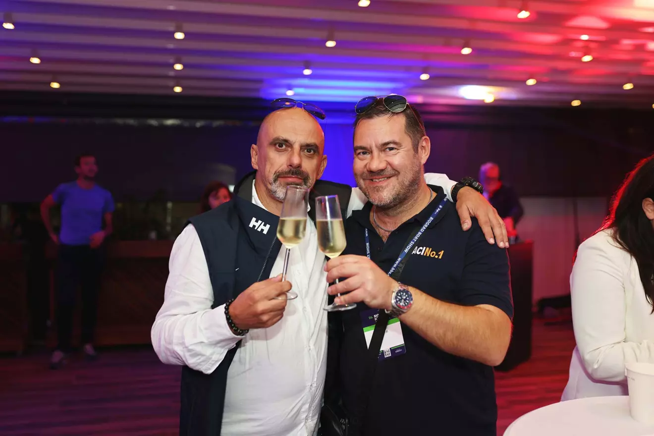 19-aftershowparty-guests.jpg