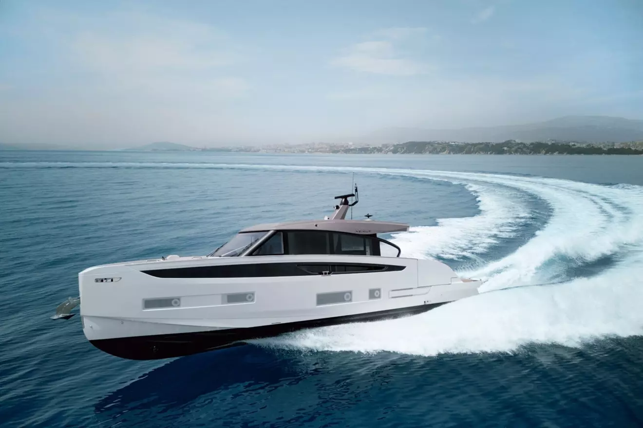 azimut-seadeck-6-cruising.jpg