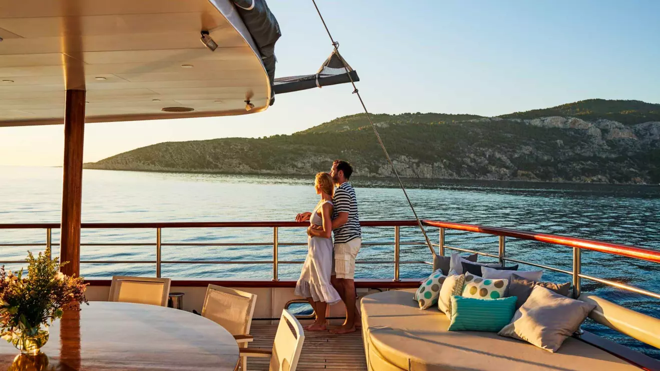 luxury yacht Corsario romantic moment