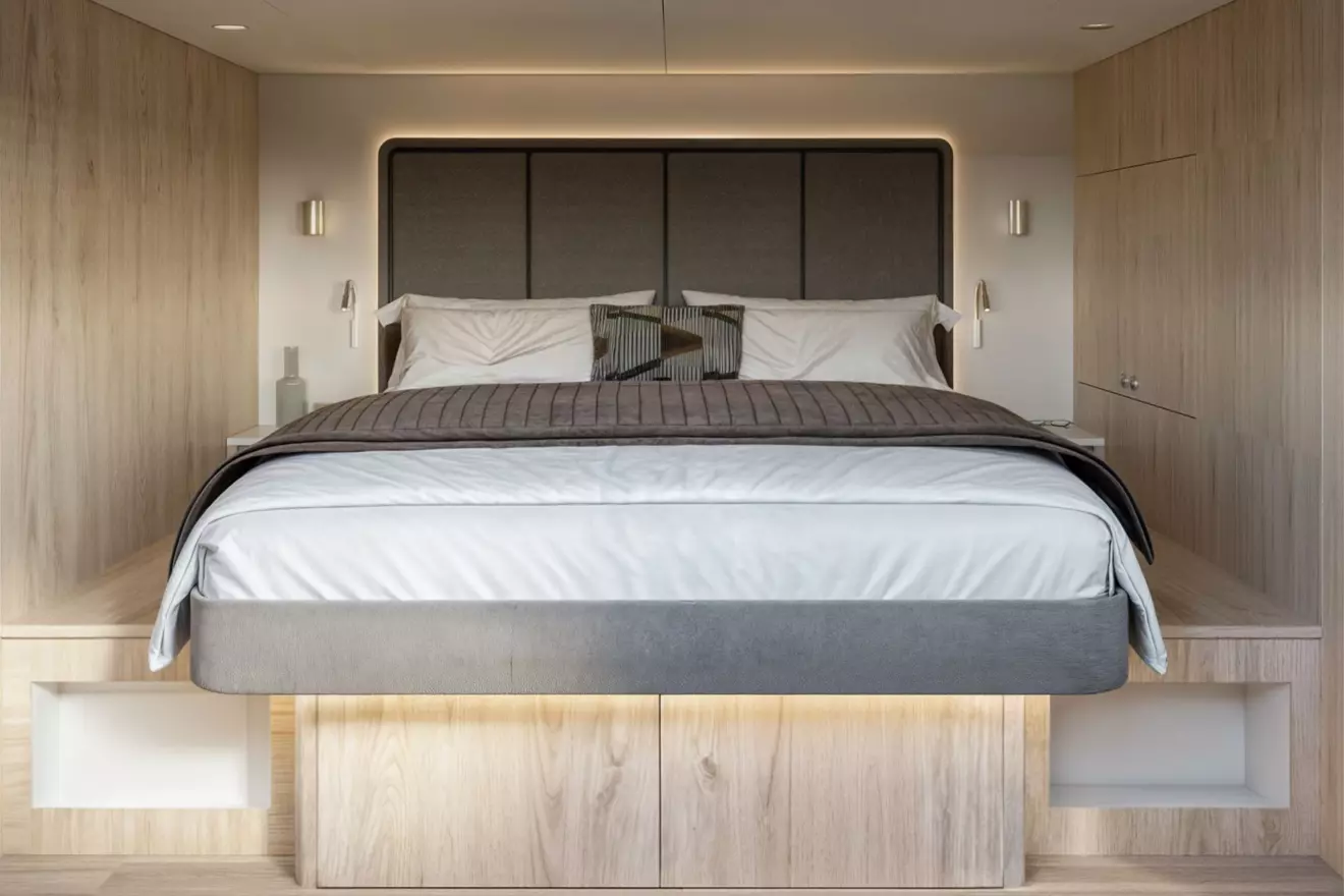 Visionf 65 - cabin.jpg