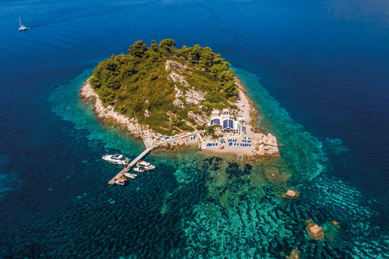 aerial view moro beach bar stupe near korčula