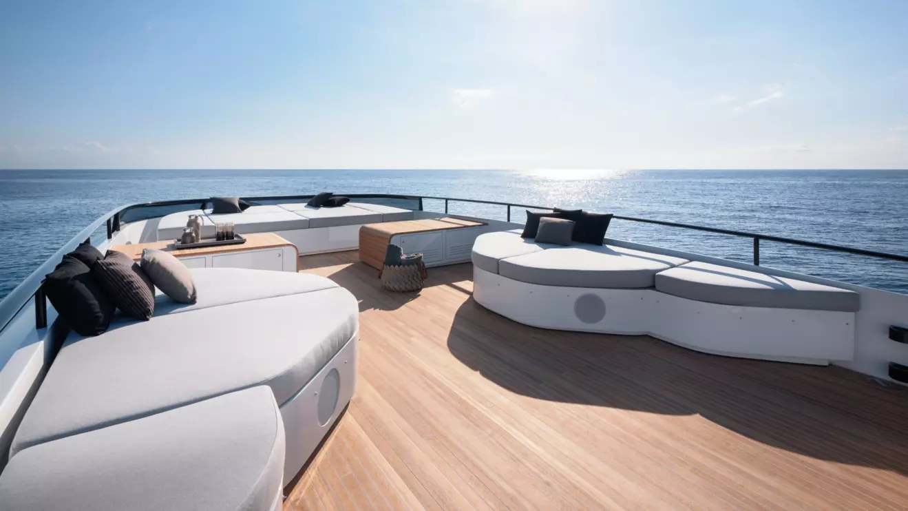 AB 95 - sundeck.jpg