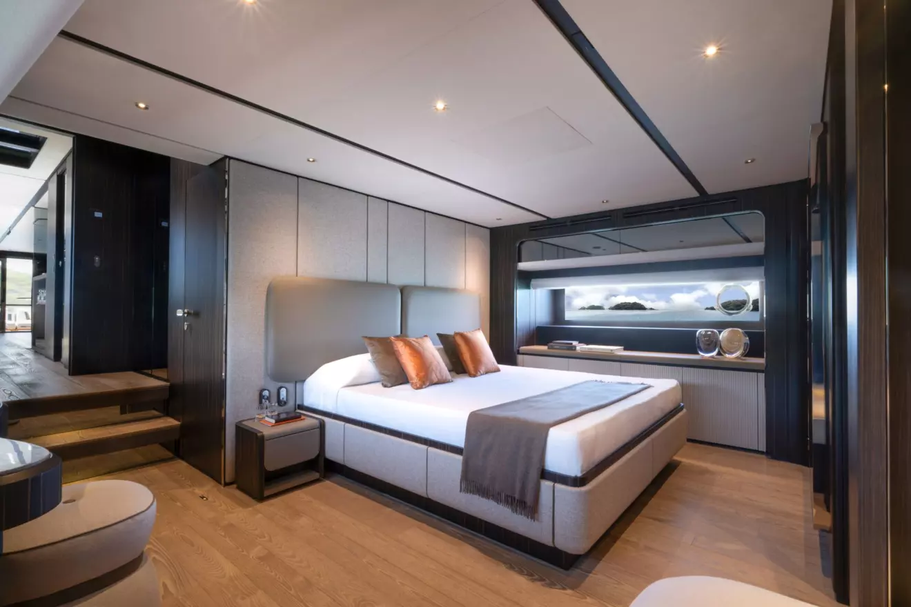 Ferretti Yachts 940-1.jpg