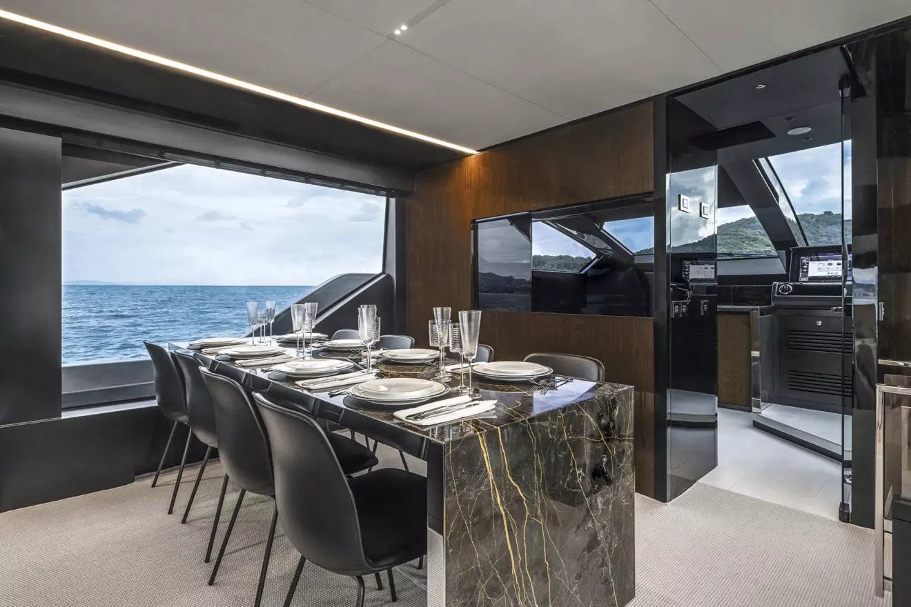 Riva 82 Diva interior, dining ara