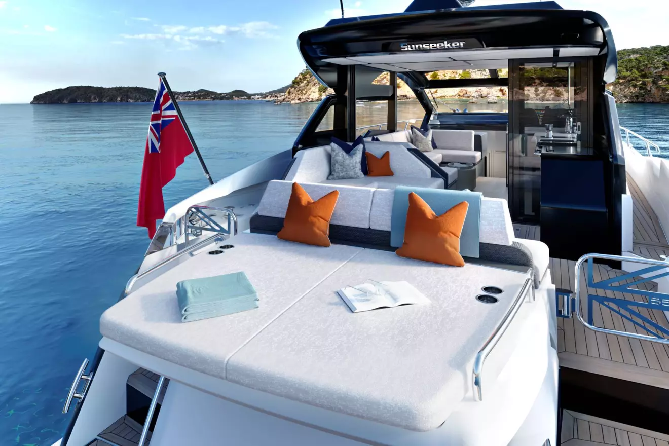 Sunseeker Predator 55 aft platform