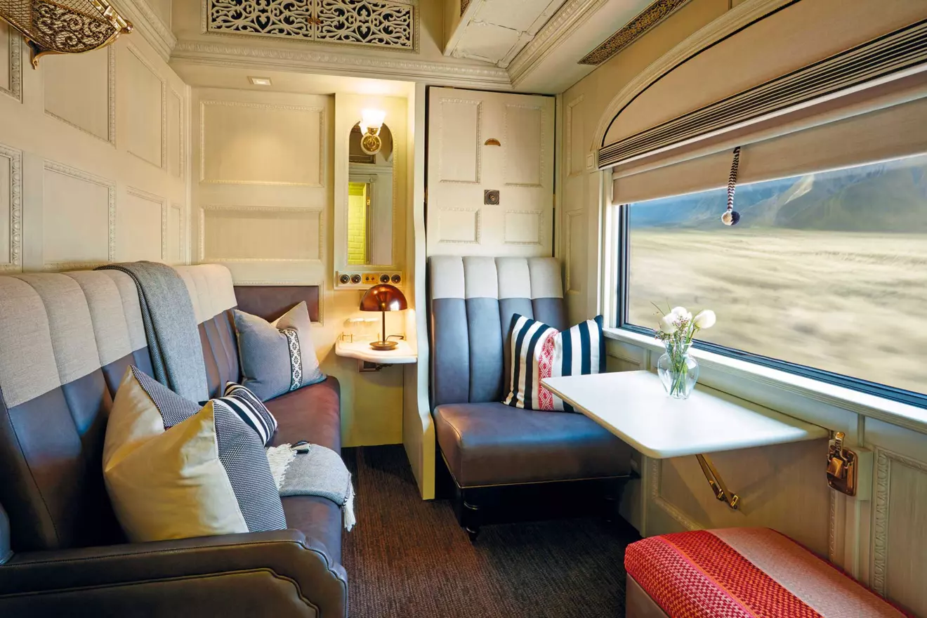 luxury-train-interior-view-Andean-Explorer-00.jpg