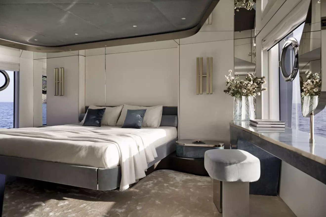 Azimut Magellano 30 M interior owner suite