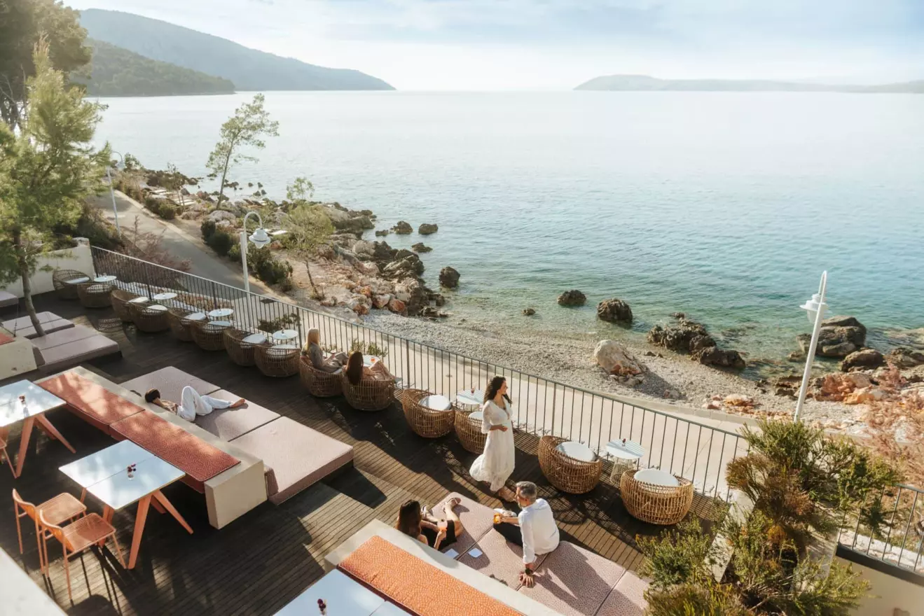 A Bay beach club hvar